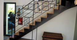 Les escaliers en métal et bois des designs modernes et intemporels