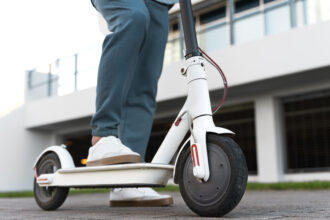 Trottinette électrique : êtes-vous vraiment couvert si vous l'achetez, la louez ou l'empruntez ?